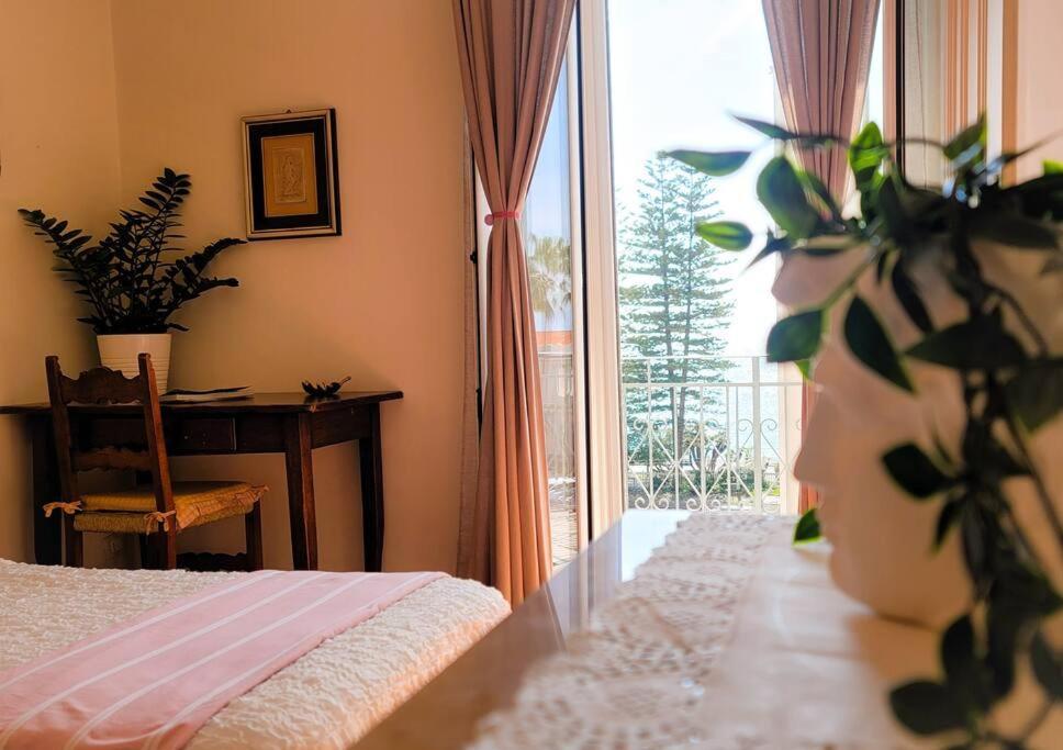 Thekeystudio,Tiramisu Nel Cuore Della Citta Bordighera Exterior photo